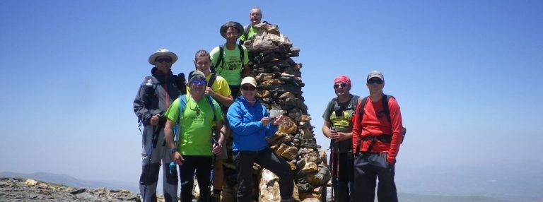 Cumbre de 3000: Puntal de Juntillas (3143 m).