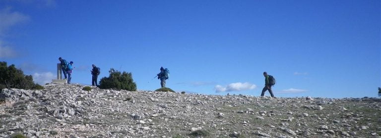 Puntal de Rodas, 1503 m. Desde la aldea de Los Chorreones.